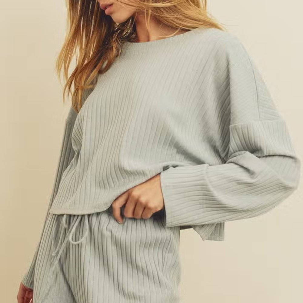 Gray Ribbed Knit Lounge Set - Picture 3 of 4